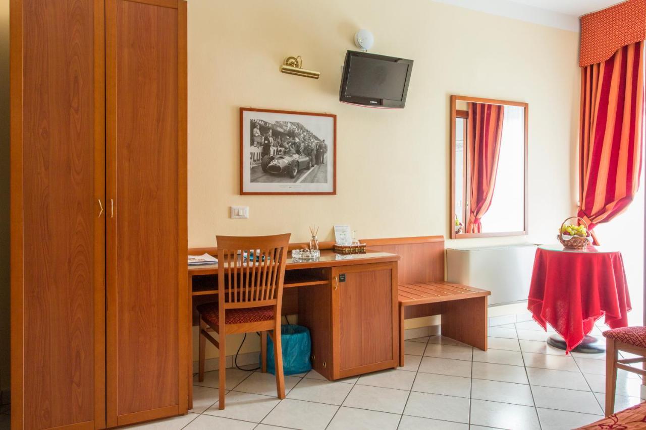 Carisio Hotel Ristorante Paladini מראה חיצוני תמונה