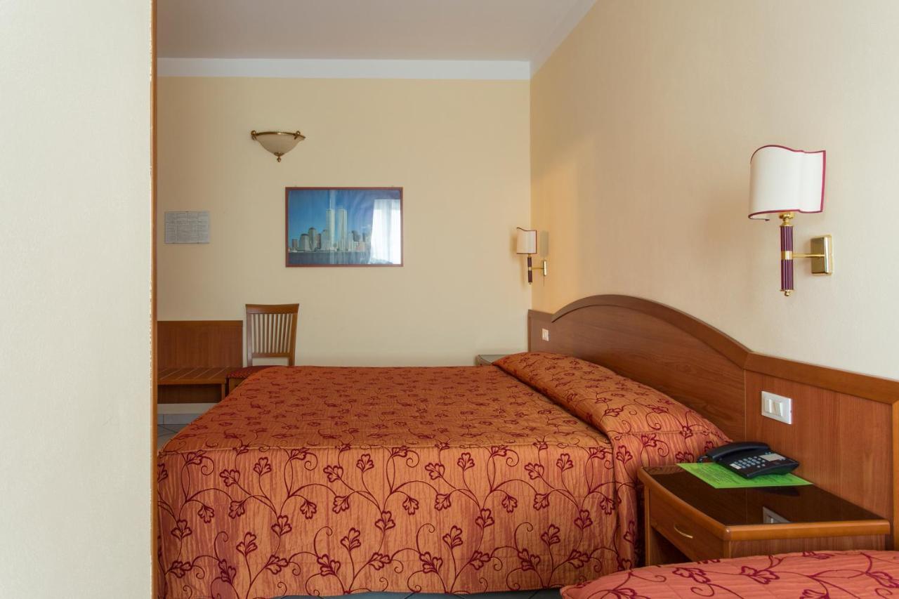 Carisio Hotel Ristorante Paladini מראה חיצוני תמונה