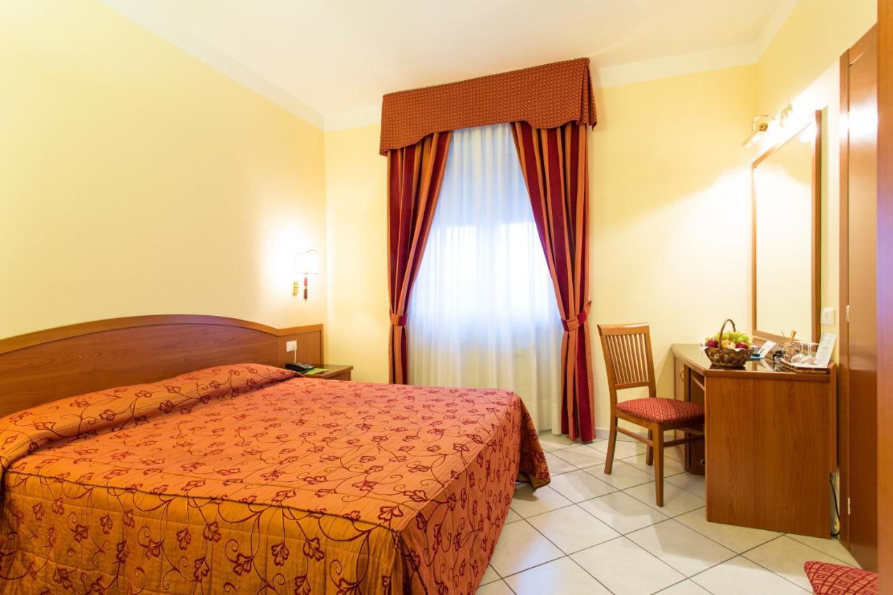 Carisio Hotel Ristorante Paladini מראה חיצוני תמונה